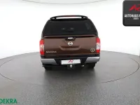 Gebraucht Nissan Navara 360º 190 PS (139 kW) 2017 Earth bronze Pickup