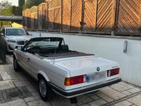 Gebraucht BMW 325 171 PS (125 kW) 1990 Weiß Cabrio