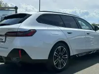 Gebraucht BMW 520 M Sport 197 PS (144 kW) 2025 Weiß Kombi