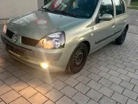 Gebraucht Renault Clio II 98 PS (72 kW) 2003 Grün Kleinwagen