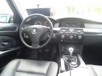 Gebraucht BMW 530 Advantage 235 PS (172 kW) 2007 Schwarz metallic Kombi