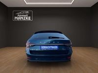 Gebraucht Skoda Superb Style 190 PS (139 kW) 2023 Lavablau metallic Kombi