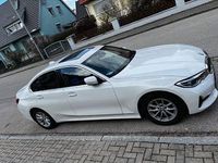 Gebraucht BMW 320 Advantage 190 PS (139 kW) 2020 Weiß Limousine