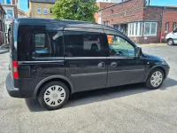 Używany Opel Combo 100 KM (73 kW) 2005 Czarny Minivan