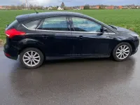Gebraucht Ford Focus Trend 125 PS (91 kW) 2015 Schwarz Limousine