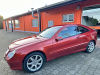 Gebraucht Mercedes C180 129 PS (94 kW) 2001 Rot Coupé