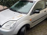 Gebraucht Ford Fiesta 60 PS (44 kW) 2004 Silber Kleinwagen