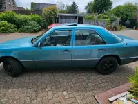 Gebraucht Mercedes 200 118 PS (86 kW) 1990 Grün Limousine