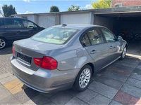 Second-hand BMW 318 143 CP (105 kW) 2008 Gri Berlinǎ