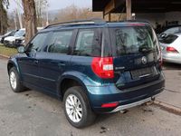 Usado Skoda Yeti 110 HP (80 kW) 2017 Azul SUV
