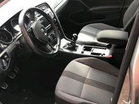 Second-hand VW Golf VII 110 CP (80 kW) 2017 Gri Break