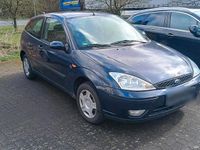 Usata Ford Focus 100 CV (73 kW) 2004 Blu Berlina