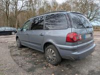 Second-hand VW Sharan 116 CP (85 kW) 2010 Monovolum