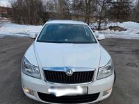 Gebraucht Skoda Octavia 105 PS (77 kW) 2012 Weiß Kombi