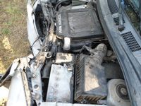 Gebraucht Kia Carens 113 PS (83 kW) 2002 Silber metallic Van / Kleinbus