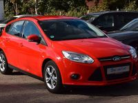 Gebraucht Ford Focus Champions Edition 101 PS (74 kW) 2013 Rot Limousine
