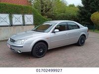 Gebraucht Ford Mondeo Ghia 125 PS (91 kW) 2001 Silber Limousine