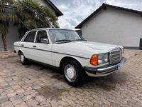 Gebraucht Mercedes 200 60 PS (44 kW) 1982 Weiß Limousine