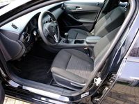 Gebraucht Mercedes A180 122 PS (89 kW) 2015 Schwarz Limousine