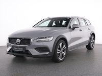 Gebraucht Volvo V60 CC Plus 197 PS (144 kW) 2024 Grau vapour grey / metallic Kombi