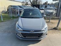 Gebraucht Hyundai i20 Style 101 PS (74 kW) 2016 Grau Limousine