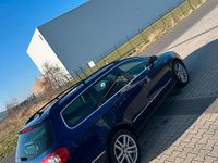 Gebraucht VW Passat 140 PS (102 kW) 2009 Blau Kombi