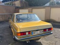 Gebraucht Mercedes E280 177 PS (130 kW) 1978 Gelb Limousine