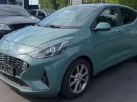 Gebraucht Hyundai i10 Edition 30+ 67 PS (49 kW) 2022 Grün Kleinwagen