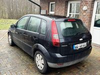 Gebraucht Ford Fiesta Ambiente 68 PS (50 kW) 2004 Schwarz Kleinwagen