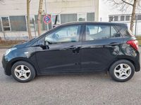 Gebraucht Hyundai i10 67 PS (49 kW) 2016 Schwarz Kleinwagen