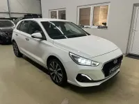 Gebraucht Hyundai i30 136 PS (100 kW) 2019 Polar white / sol Limousine