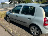 Gebraucht Renault Clio 75 PS (55 kW) 2002 Silber Kleinwagen