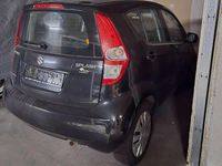 Gebraucht Suzuki Splash Basic 65 PS (47 kW) 2010 Schwarz Kleinwagen