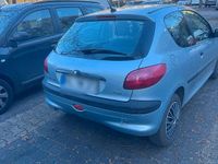 Gebraucht Peugeot 206 75 PS (55 kW) 2001 Silber Kleinwagen