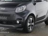 Gebraucht Smart ForTwo Electric Drive Exclusive 60 kW (82 PS) 2024 Bodypanels in black Cabrio