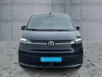 Gebraucht VW Multivan Life 150 PS (110 kW) 2024 Blau (starlight blue metallic) Van / Kleinbus