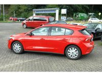 Gebraucht Ford Focus 95 PS (69 kW) 2021 Rot Limousine