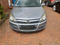Second-hand Opel Astra 105 CP (77 kW) 2005 Argintiu Break