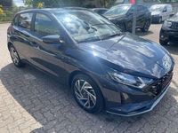 Neu Hyundai i20 101 PS (74 kW) 2025 Grau Kleinwagen