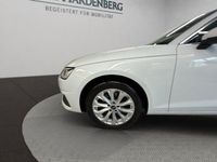 Używany Audi A4 Ambiente 150 KM (110 kW) 2021 Biały Kombi