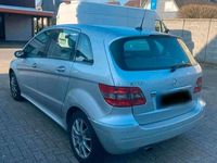 Gebraucht Mercedes B180 109 PS (80 kW) 2007 Silber Van / Kleinbus