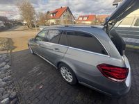 Gebraucht Mercedes E220 Avantgarde 170 PS (125 kW) 2014 Grau Kombi