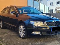 Gebraucht Skoda Superb Elegance 140 PS (102 kW) 2011 Schwarz Kombi