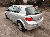 Gebraucht Opel Astra 125 PS (91 kW) 2004 Silber Kleinwagen