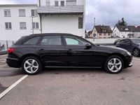Używany Audi A4 Ambiente 204 KM (150 kW) 2022 Czarny Kombi