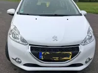 Gebraucht Peugeot 208 Active 95 PS (69 kW) 2012 Weiß Kleinwagen