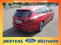 Gebraucht Ford Focus Titanium 155 PS (114 kW) 2024 Rot Limousine