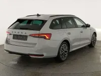 Neu Skoda Octavia SportLine 150 PS (110 kW) 2026 Grau metallic Kombi