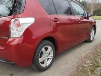 Gebraucht Toyota Verso 147 PS (108 kW) 2017 Rot Van / Kleinbus