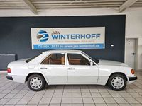 Gebraucht Mercedes E230 132 PS (97 kW) 1995 Weiß Limousine